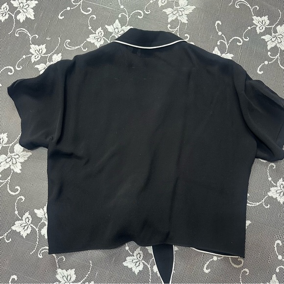 Aritzia Wilfred Free Tie Front Short Sleeve Blouse in Black / White Sz XXS - Picture 7 of 7